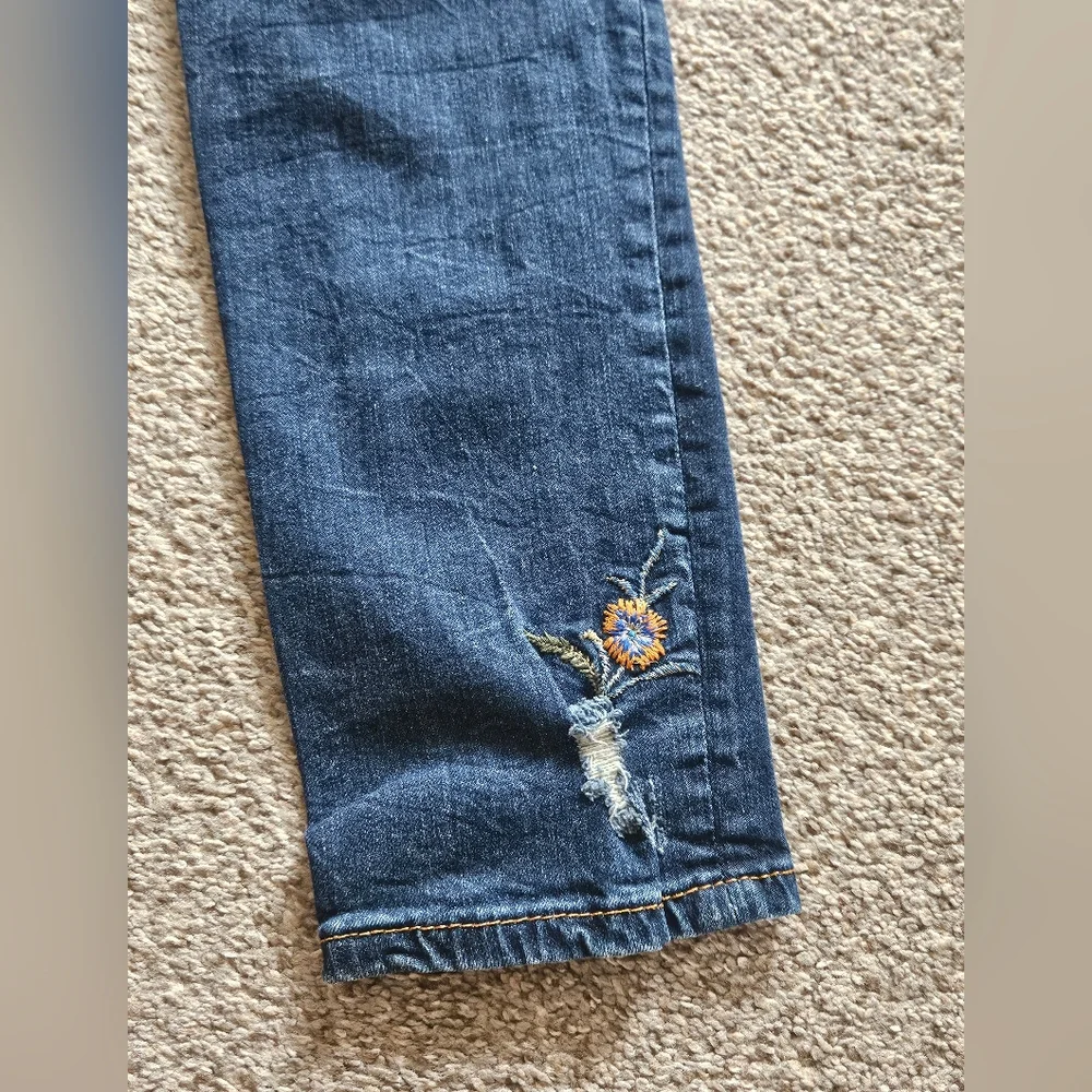 Embroidered Jeans - Picture 8 of 11